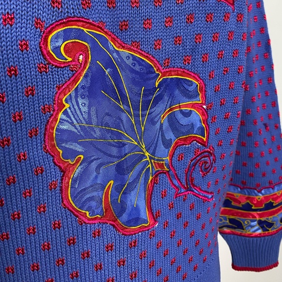 Vibrant vintage applique periwinkle and hot pink sweater - Picture 3 of 6